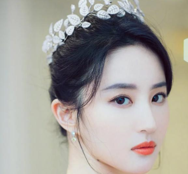 玻尿酸丰卧蚕