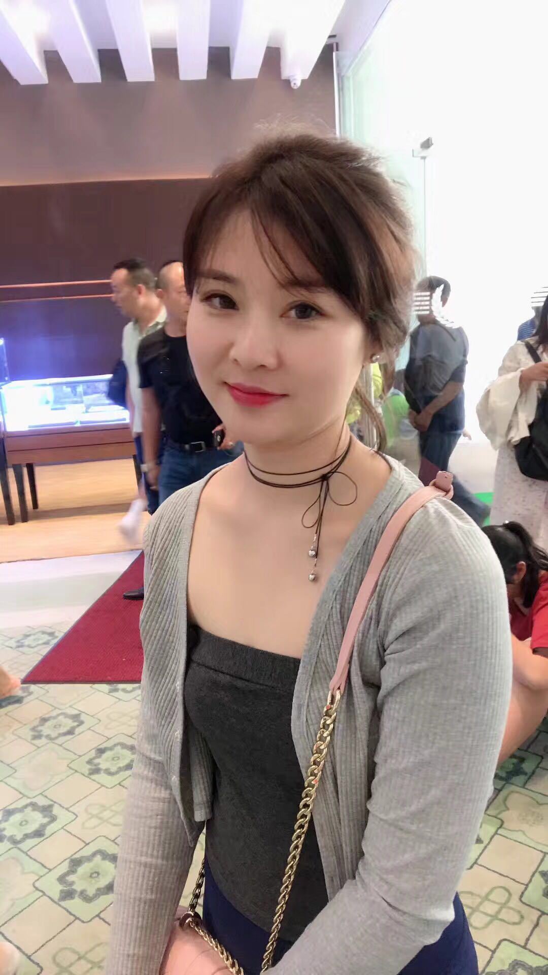去眼袋手术