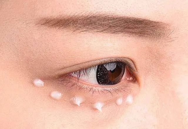 去眼袋手术
