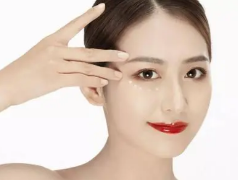 去眼袋手术