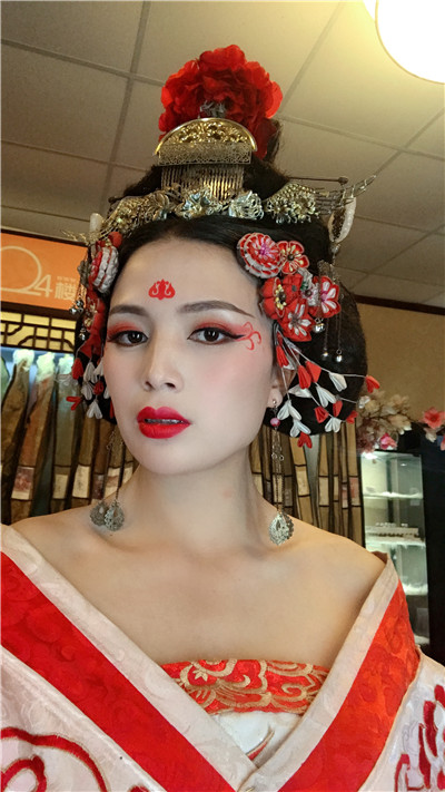去眼袋手术