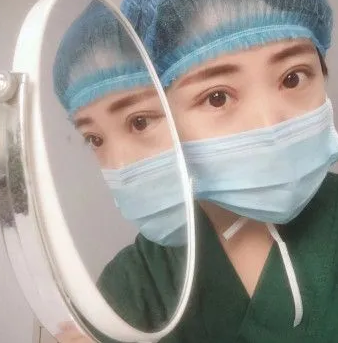 去眼袋手术