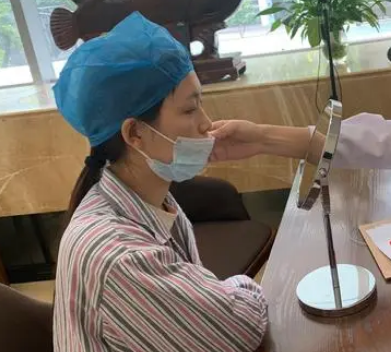 去眼袋手术
