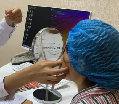 去眼袋手术
