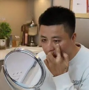 去眼袋手术