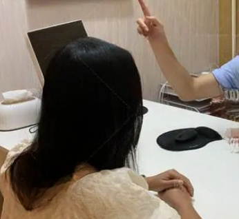 去眼袋手术