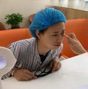 去眼袋手术